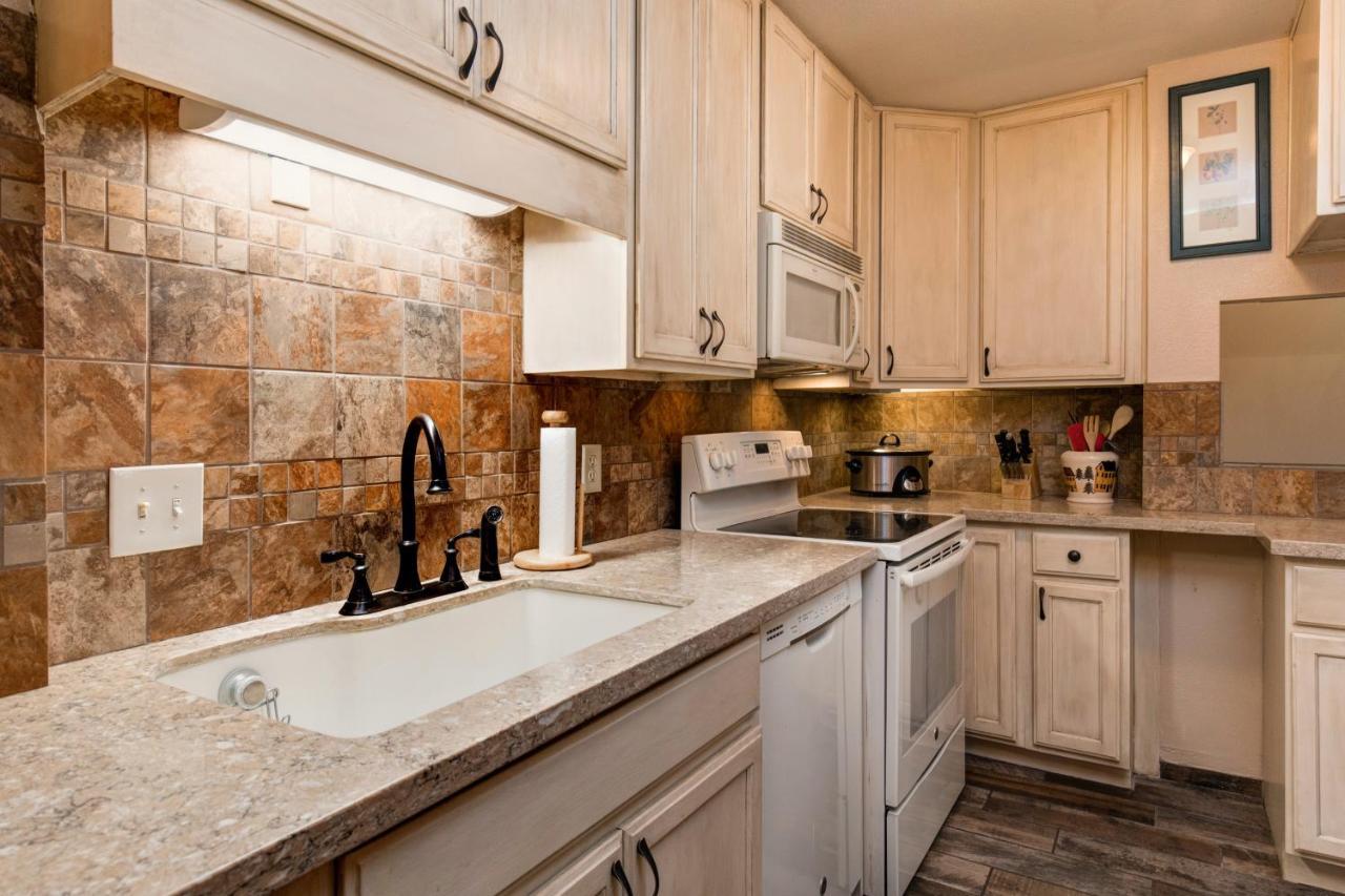 Red Pine Villa Park City Bagian luar foto