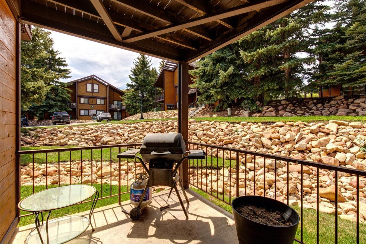 Red Pine Villa Park City Bagian luar foto