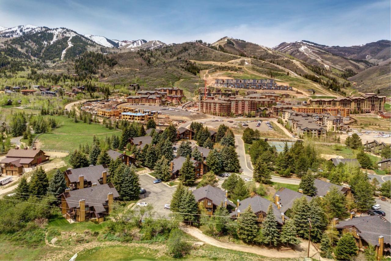 Red Pine Villa Park City Bagian luar foto