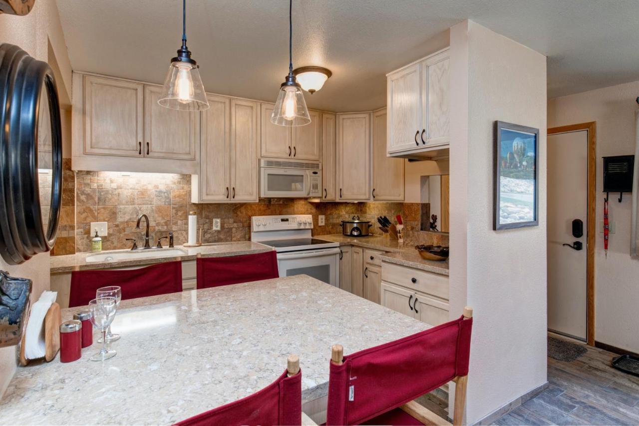 Red Pine Villa Park City Bagian luar foto