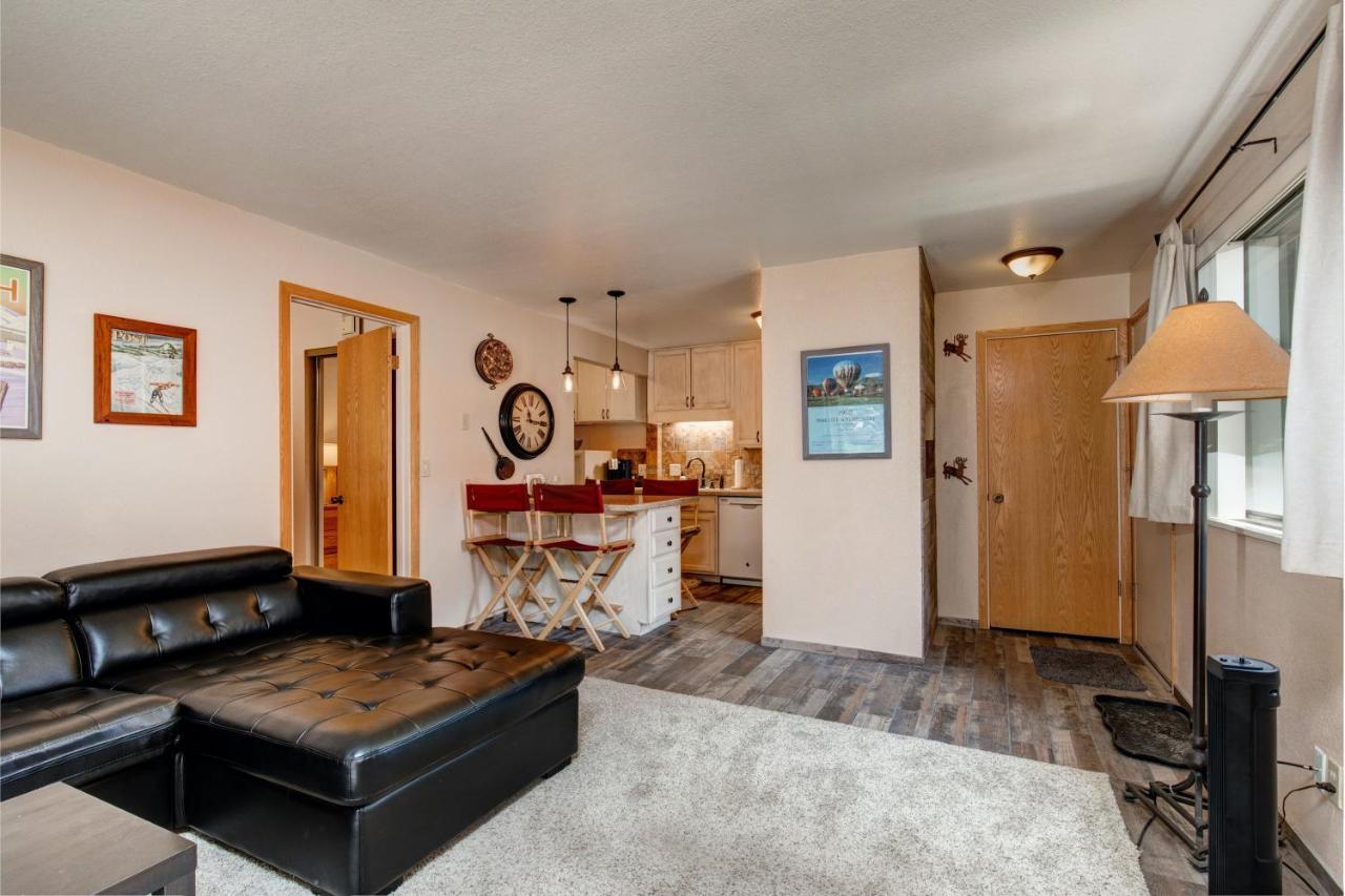 Red Pine Villa Park City Bagian luar foto