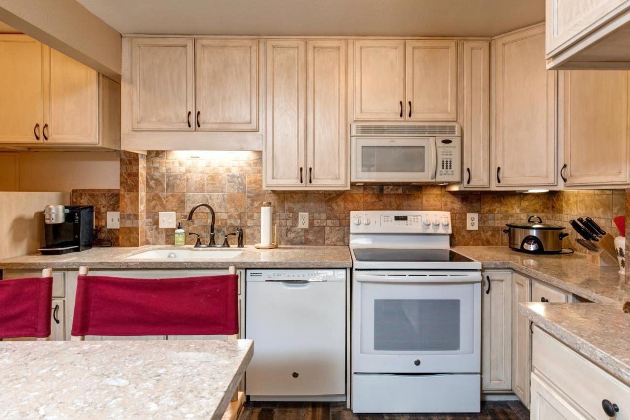 Red Pine Villa Park City Bagian luar foto